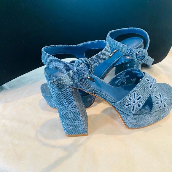 Nine West Vallen Strappy Floral Block Heel Platform Sandals Denim Blue Size 7M - Picture 3 of 5